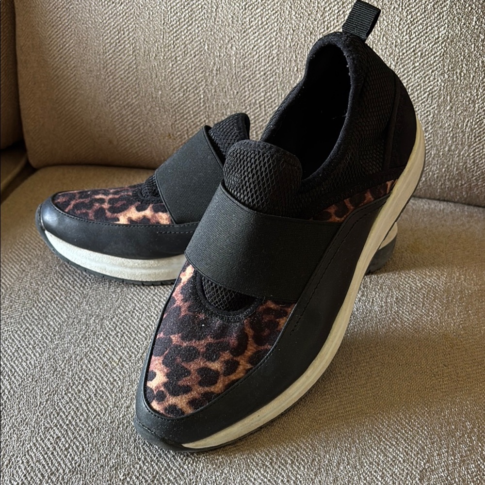 Leopard Print Women's Slip-On Sneakers
